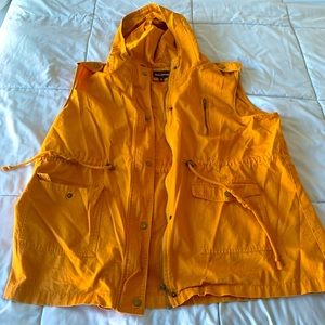 Mustard Zenana Outfitters utility vest with bronze colored hardware 3X